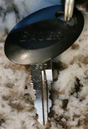 Bauer RV 327 Key Lock