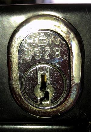 HON T328 File Cabinet Key Lock